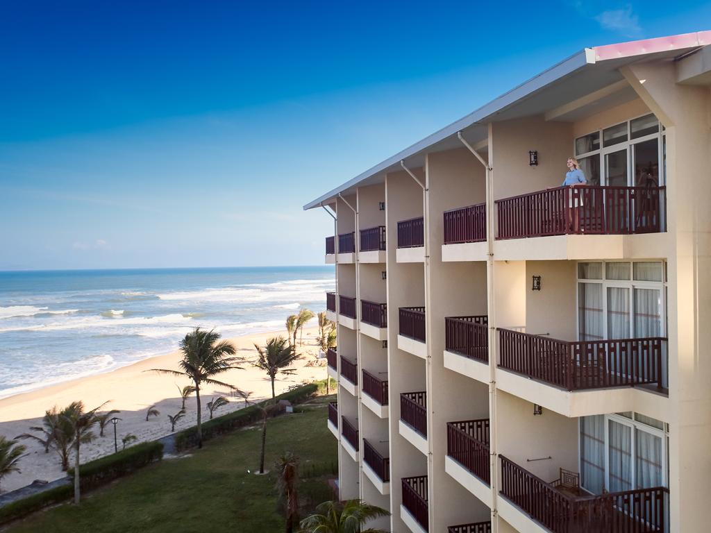 Centara-Sandy-Beach-resort-Da-Nang