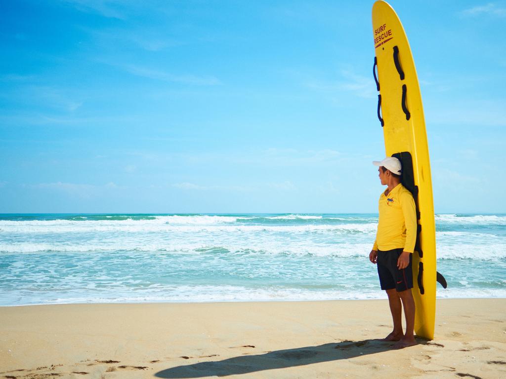 Centara-Sandy-Beach-resort-Da-Nang