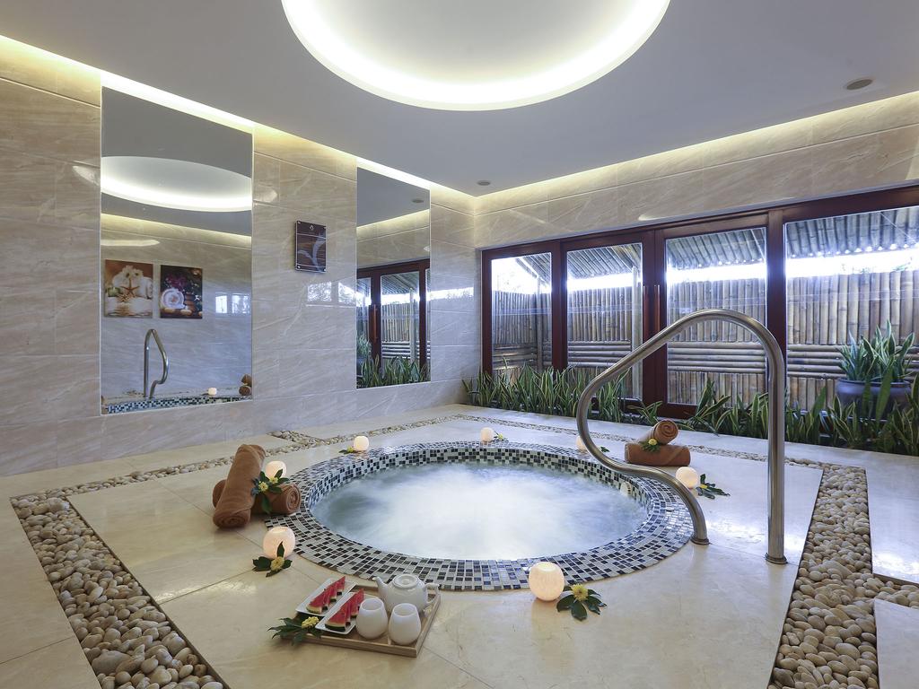 Centara-Sandy-Beach-resort-Da-Nang