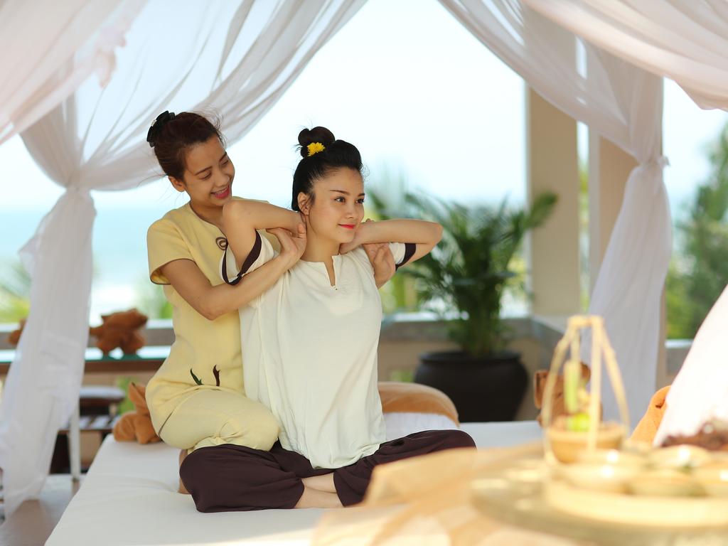 Centara-Sandy-Beach-resort-Da-Nang