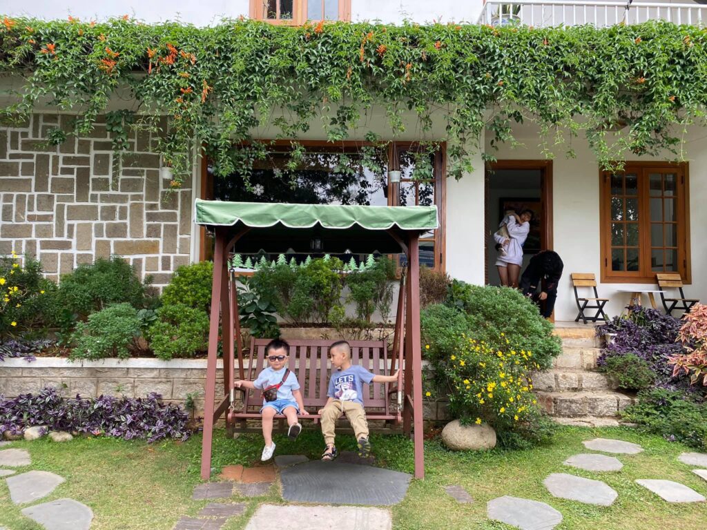villa-garden-view
