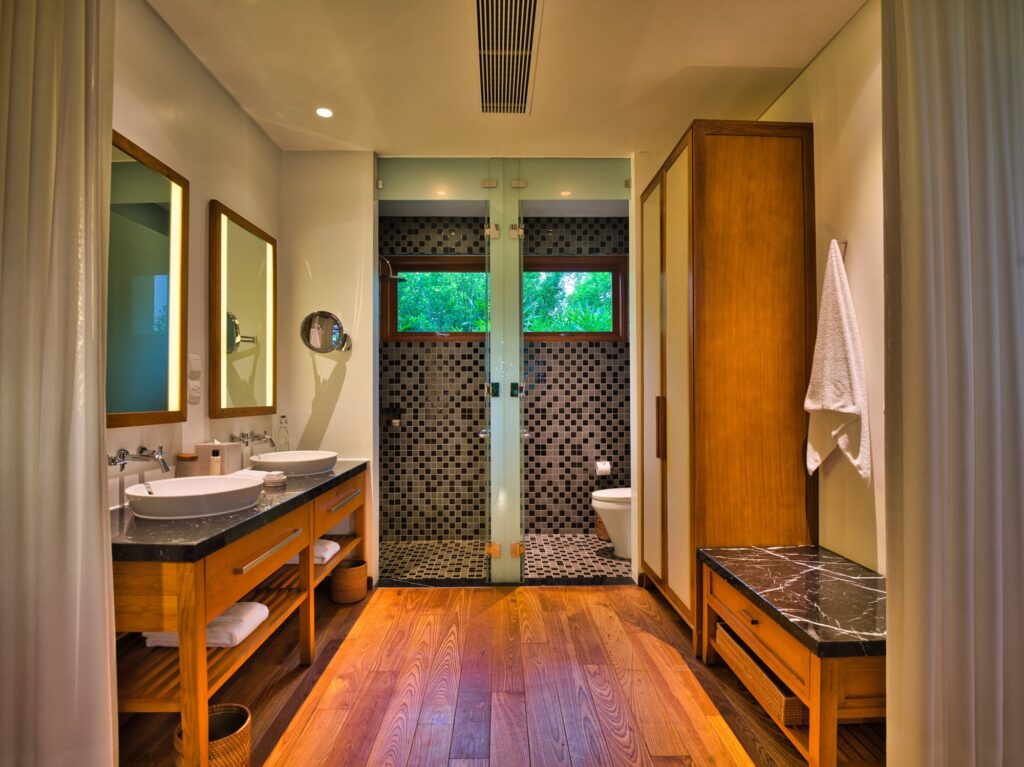 AZCT The Rooms Bathroom