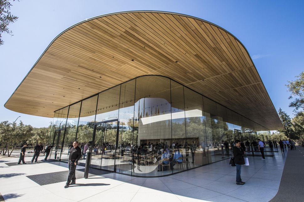 Apple Park Visitor center