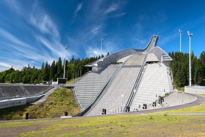 Ba%CC%89o ta%CC%80ng tr%C6%B0%C6%A1%CC%A3t tuy%C3%AA%CC%81t Ski Jump Holmenkollen