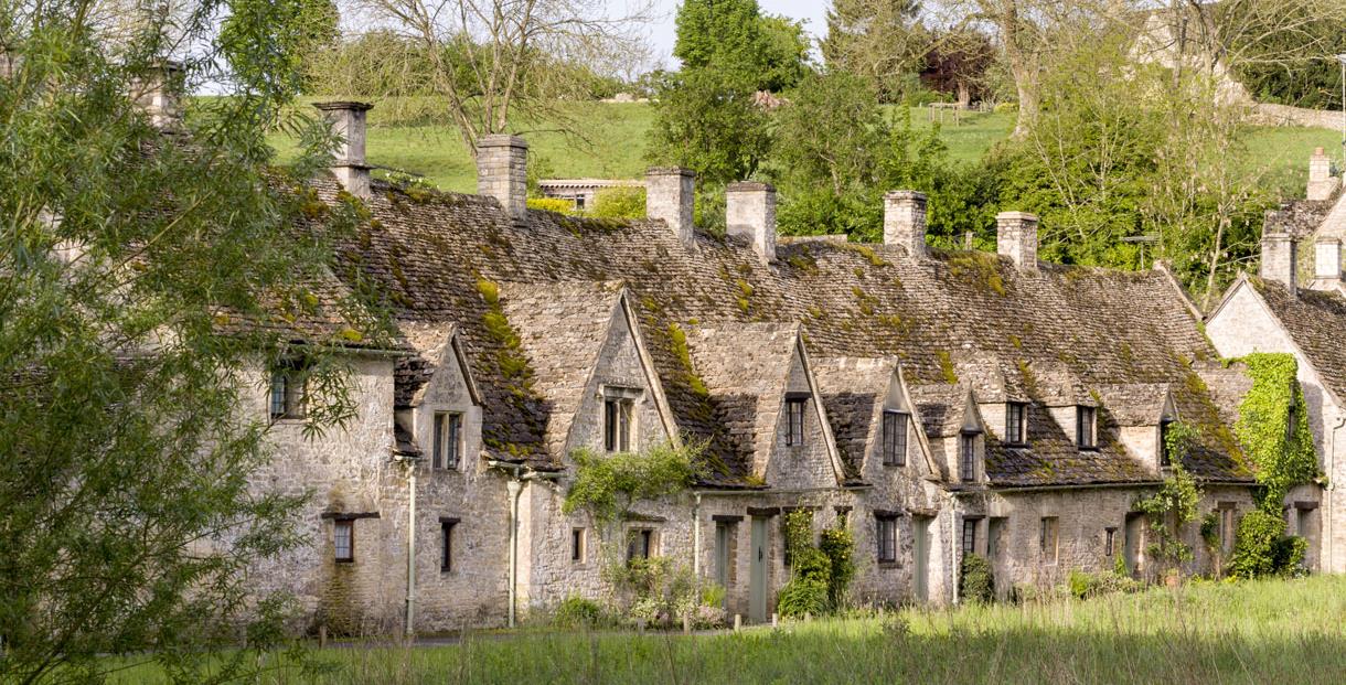 C%C3%A1c ng%C3%B4i nh%C3%A0 b%E1%BA%B1ng %C4%91%C3%A1 l%E1%BA%A1 m%E1%BA%AFt %E1%BB%9F Bibury