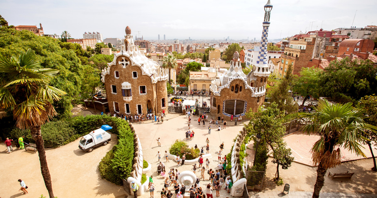 C%C3%B4ng vi%C3%AAn Guell