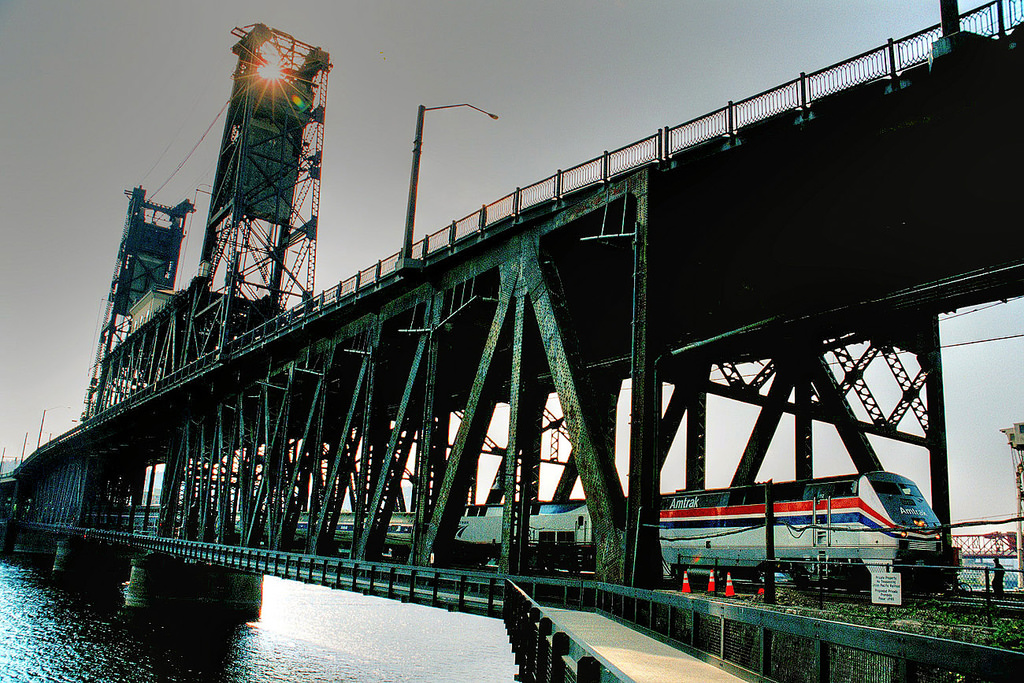 C%E1%BA%A7u Th%C3%A9p The Steel Bridge