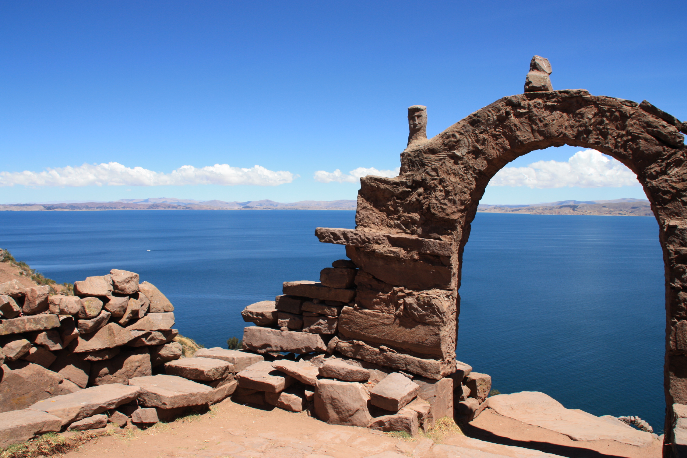 C%E1%BB%95ng v%C3%B2m Deustua Arch