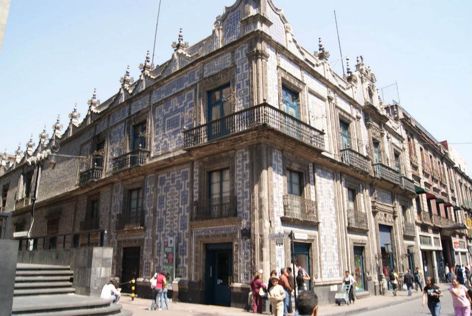 Casa De Los Azulejos