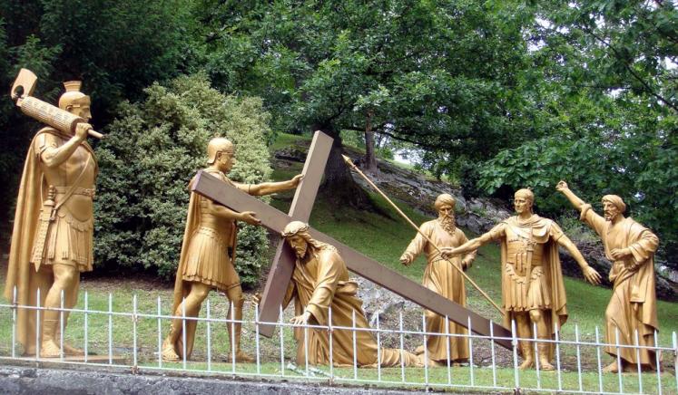 Ch%E1%BA%B7ng %C4%90%C3%A0ng Th%C3%A1nh Gi%C3%A1