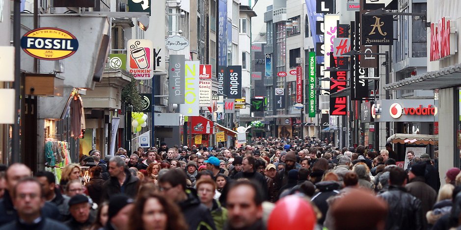 Con %C4%91%C6%B0%E1%BB%9Dng shopping Hohe Strasse