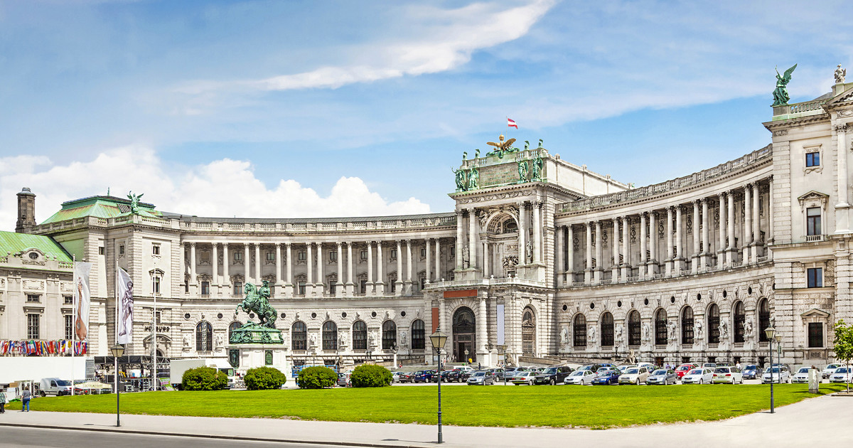 Cung %C4%91i%E1%BB%87n Hofburg