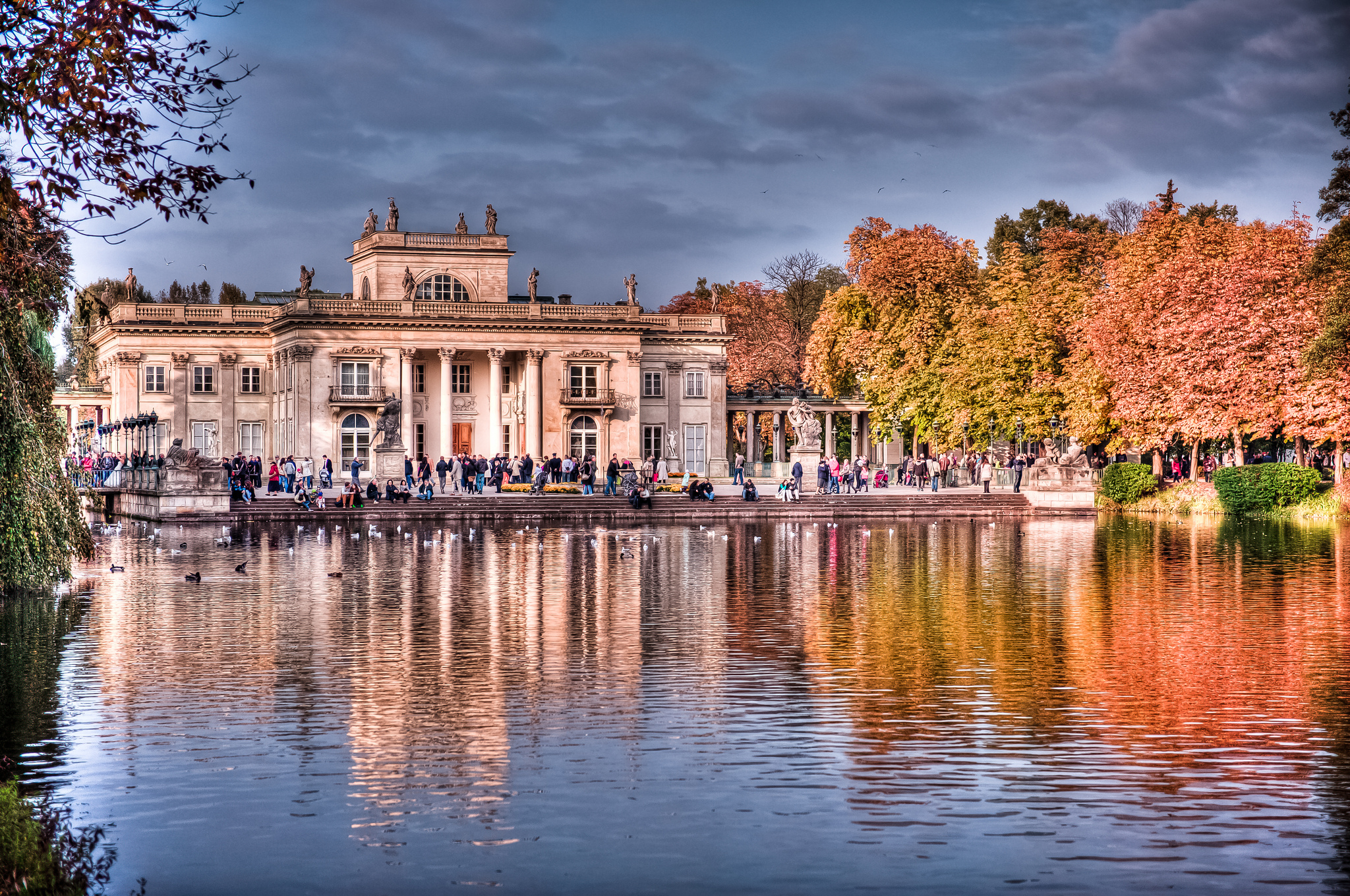 Cung %C4%91i%E1%BB%87n Lazienki