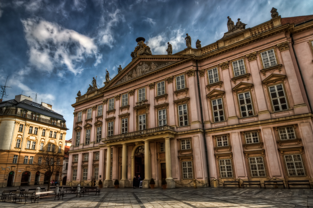 Cung %C4%91i%E1%BB%87n Primate