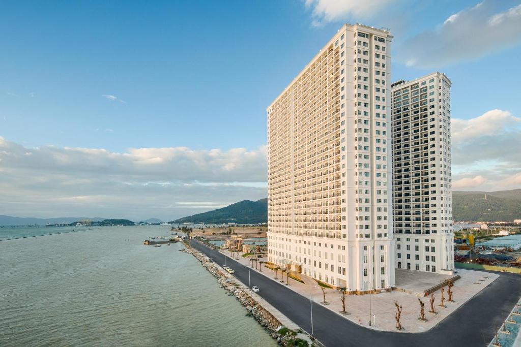 Da Nang Golden Bay4