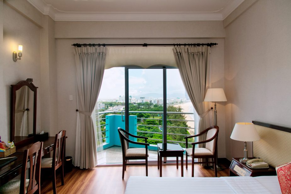 Deluxe 2 127272019898 b