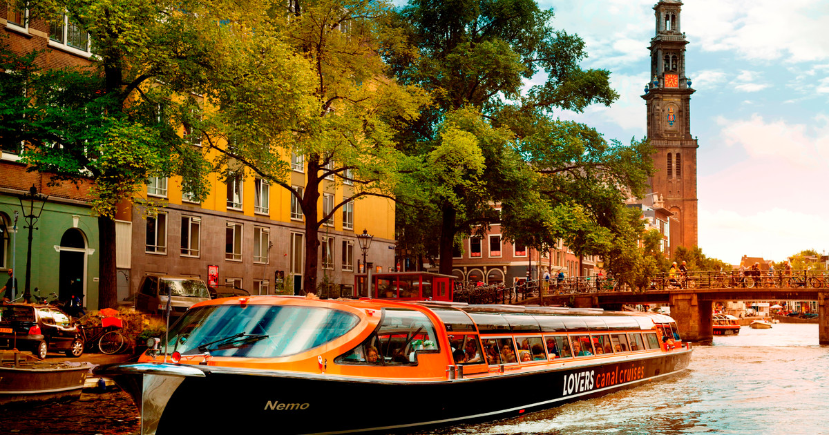 Du thuy%E1%BB%81n tr%C3%AAn k%C3%AAnh %C4%91%C3%A0o ng%E1%BA%AFm c%E1%BA%A3nh Th%C3%A0nh Ph%E1%BB%91 Amsterdam