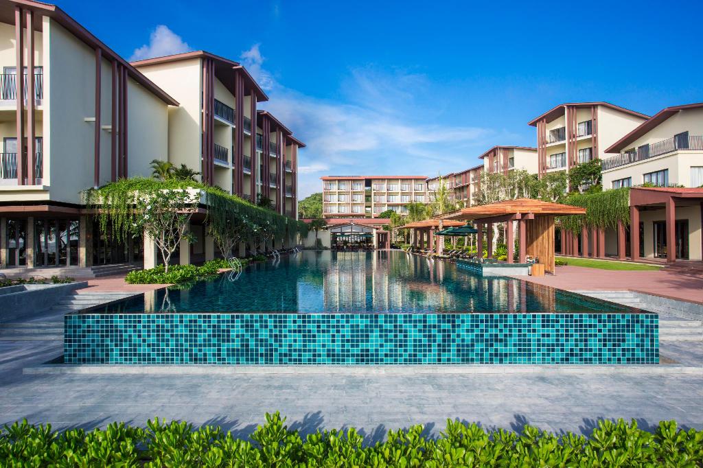 Review dịch vụ khách sạn Dusit Moonrise Beach Resort Phú Quốc