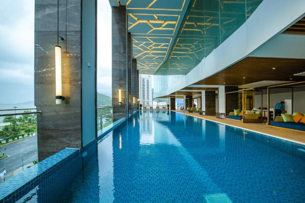 review-flc-city-hotel-beach-quy-nhon-5-sao-1