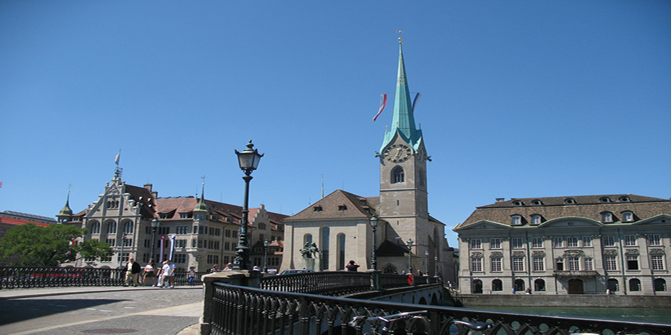 Gi%C3%A1o h%E1%BB%99i Fraumunster