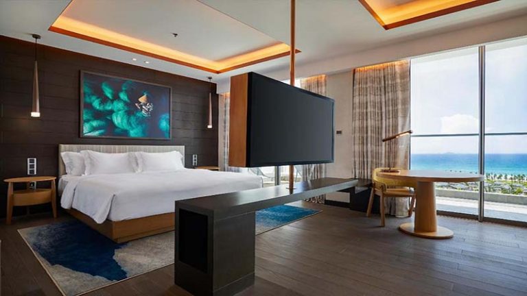 Junior-Suite-tai-Radisson-Blu-Cam-Ranh