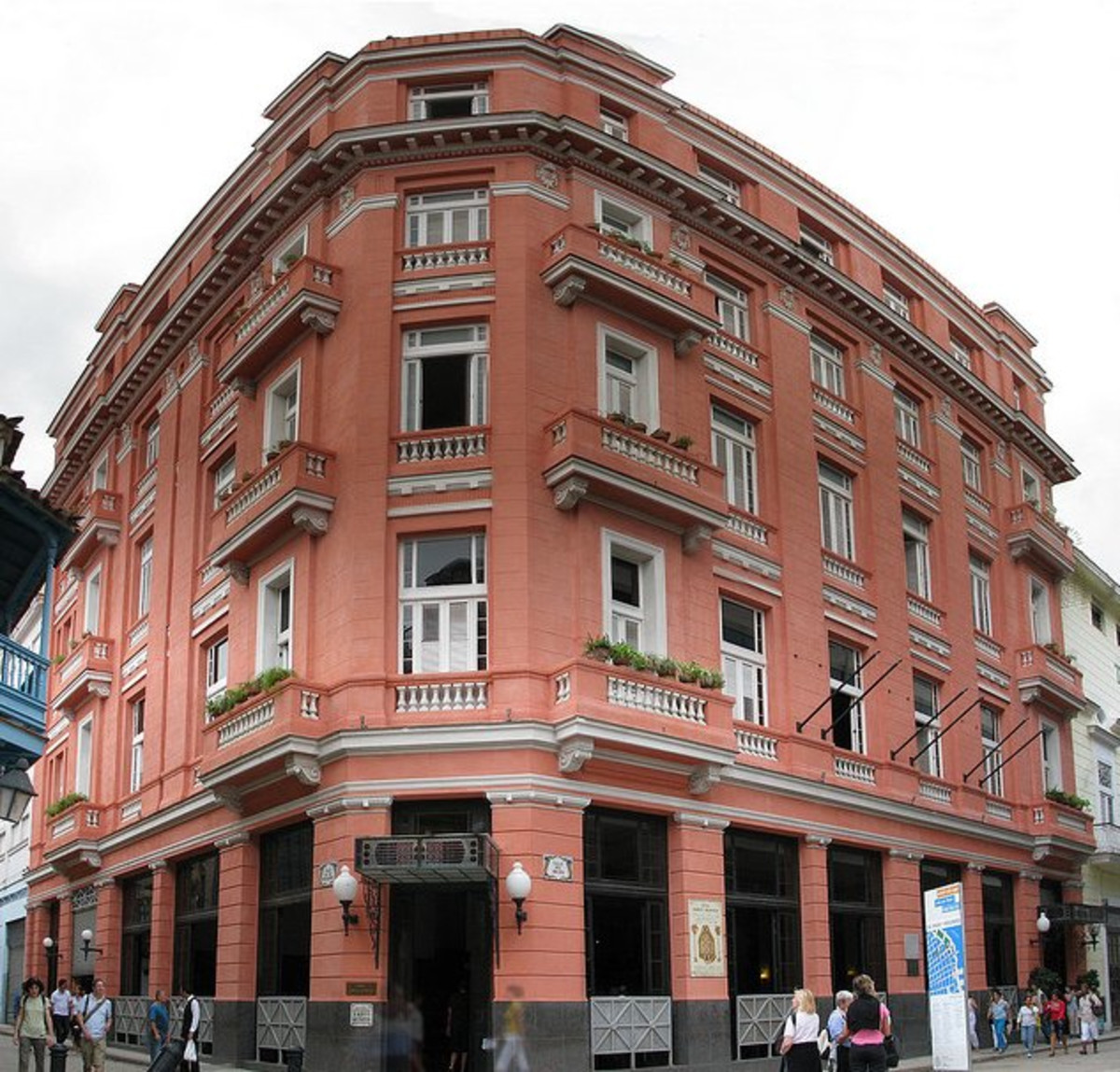 Kh%C3%A1ch s%E1%BA%A1n Ambos Mundos