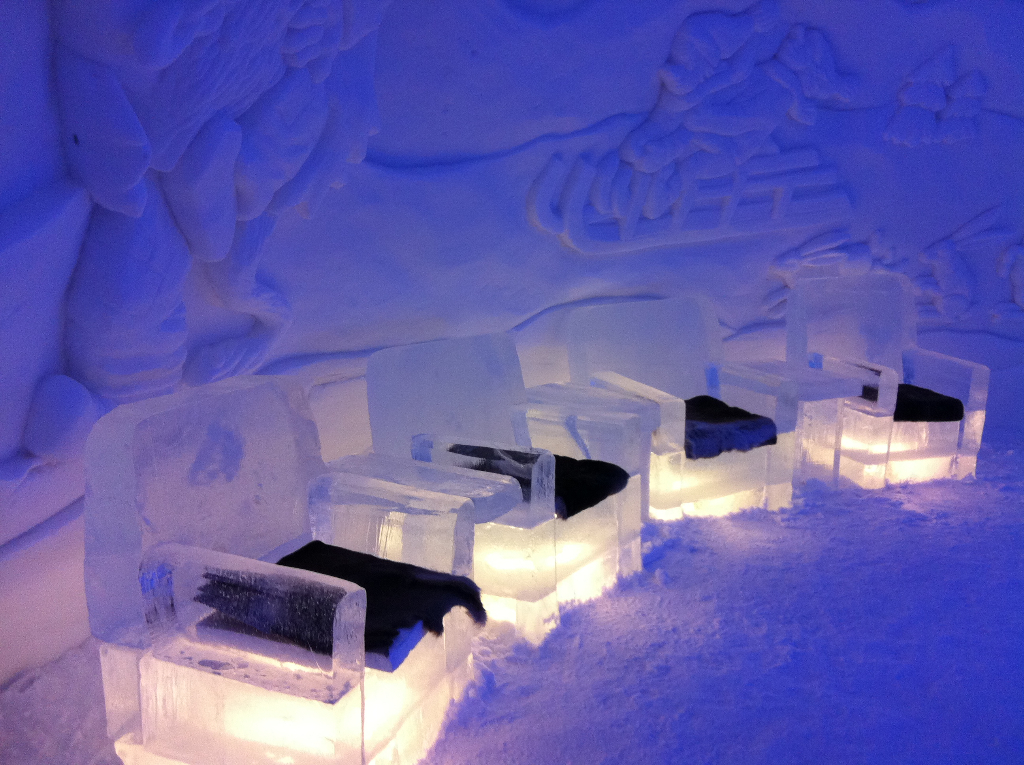 Kh%C3%A1ch s%E1%BA%A1n b%C4%83ng Snow Hotel