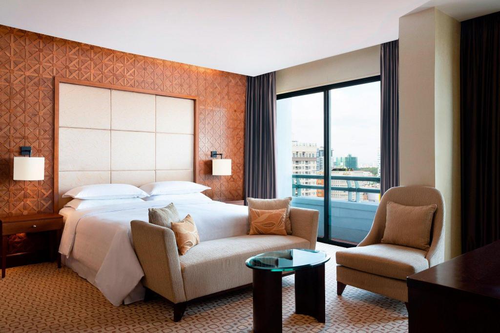 Gia-phong-khach-san-Sheraton-Sai-Gon