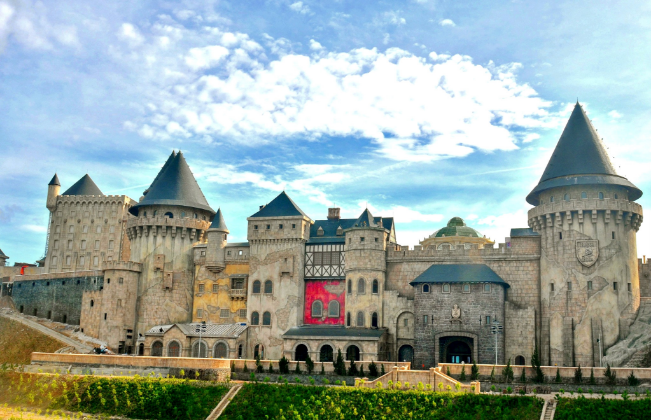 Khu du l%E1%BB%8Bch B%C3%A0 N%C3%A0 N%C3%BAi Ch%C3%BAa