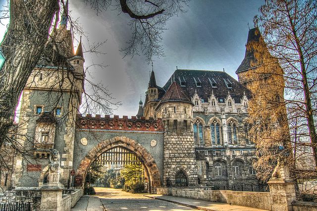 L%C3%A2u %C4%91%C3%A0i Vajdahunyad