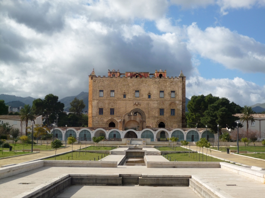 L%C3%A2u %C4%91%C3%A0i Zisa