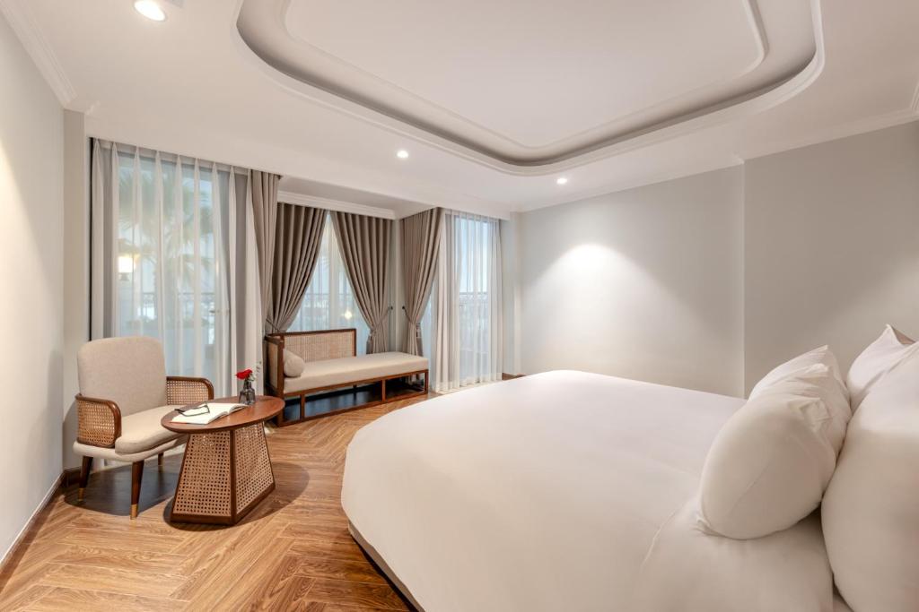 La-Siesta-Classic-Hang-Thung