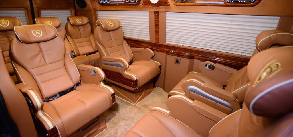 bang-gia-ve-xe-di-tu-hue-den-quang-binh-4