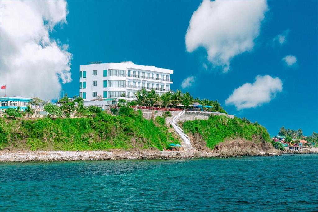 Ly-Son-Pearl-Island-Hotel-Resort