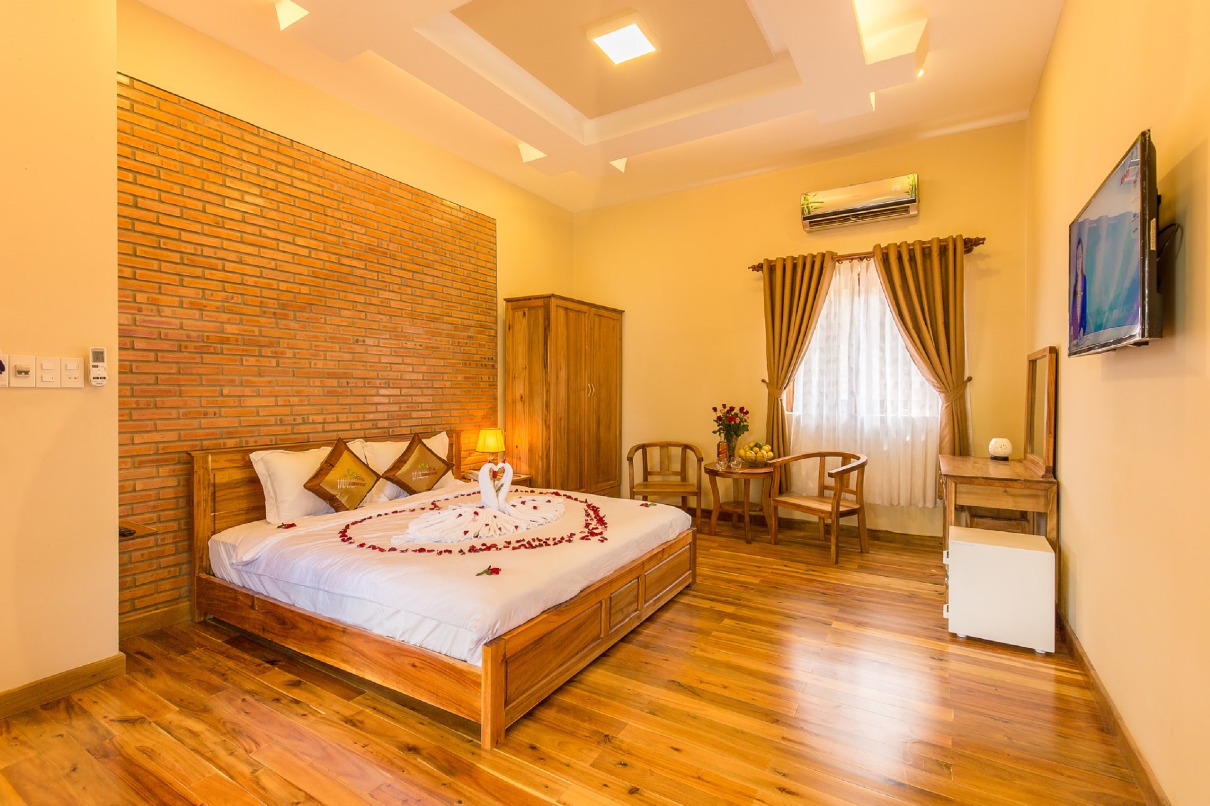 MOUNTAIN-VIEW-VILLA-2pn-THE-GARDEN-HOUSE