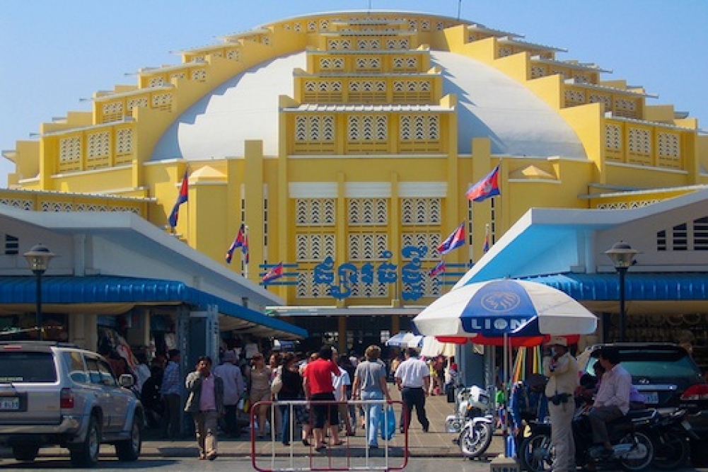 Mua s%E1%BA%AFm t%E1%BA%A1i ch%E1%BB%A3 trung t%C3%A2m Phnom Penh