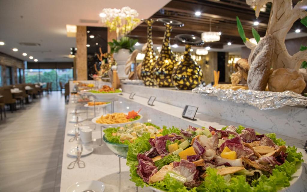 top-16-khach-san-resort-5-6-sao-o-da-nang-moi-dep-gia-tot-nhat-gan-bien-40