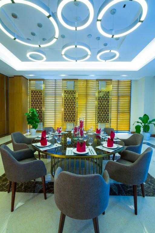 top-16-khach-san-resort-5-6-sao-o-da-nang-moi-dep-gia-tot-nhat-gan-bien-25