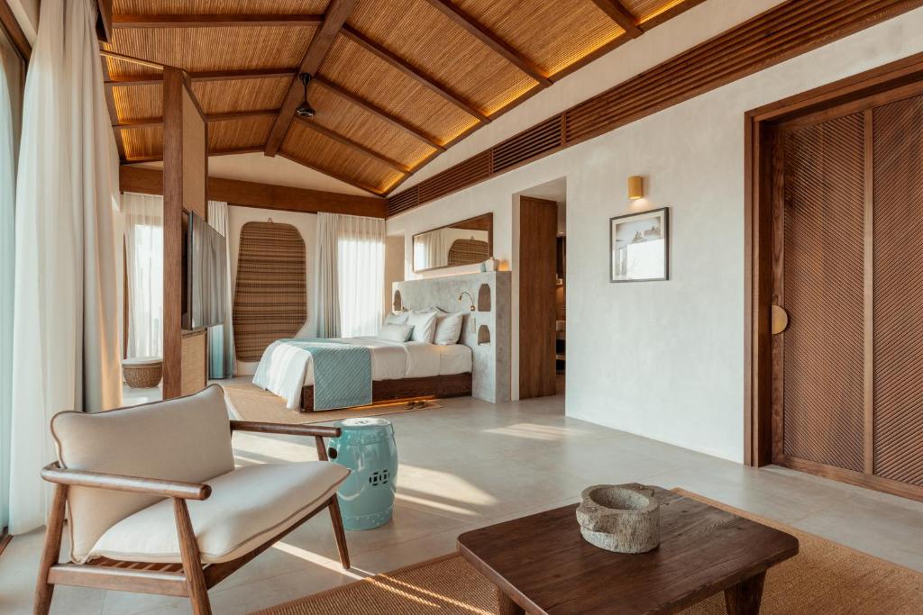 Namia-River-Retreat