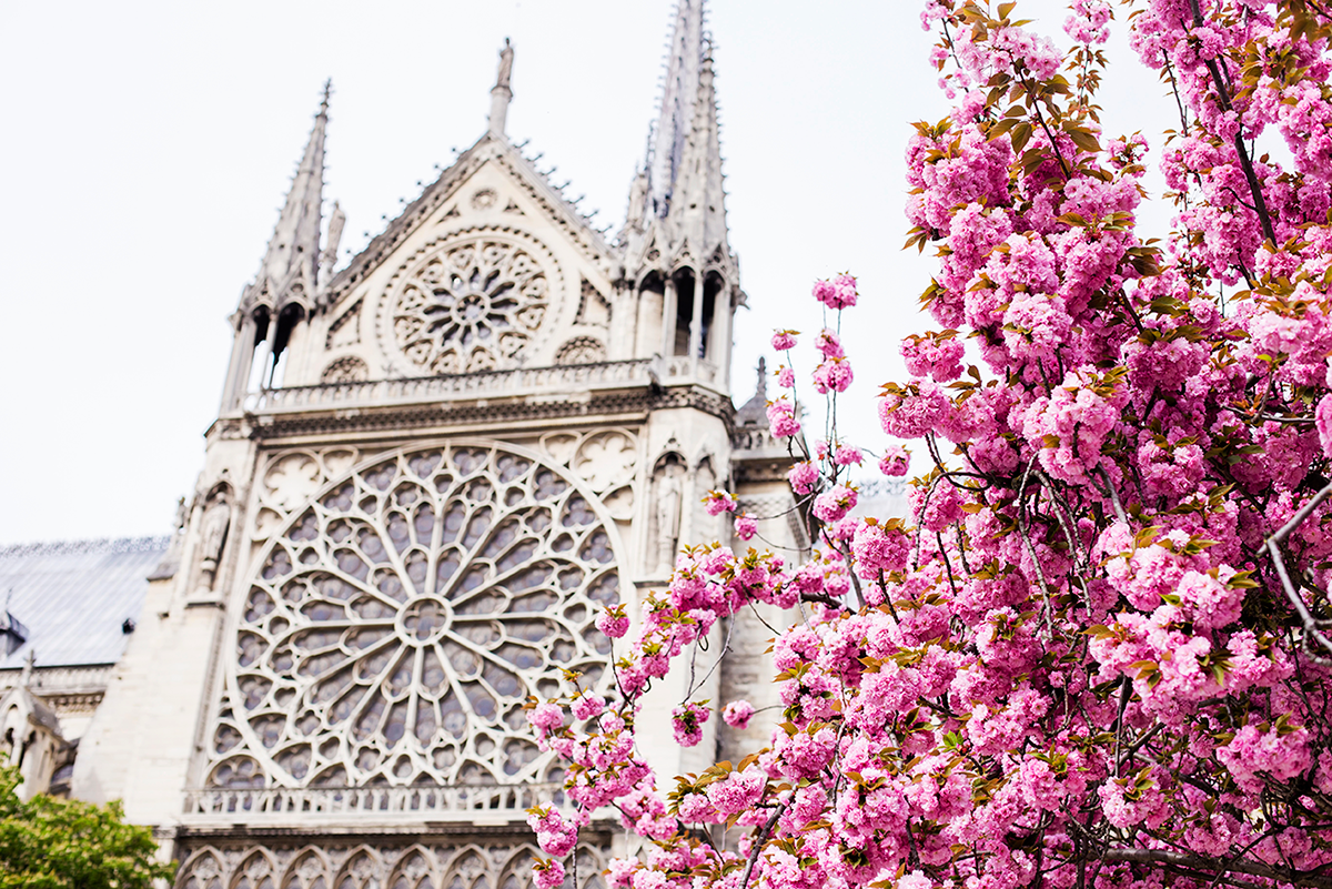 Nh%C3%A0 th%E1%BB%9D %C4%90%E1%BB%A9c B%C3%A0 Paris