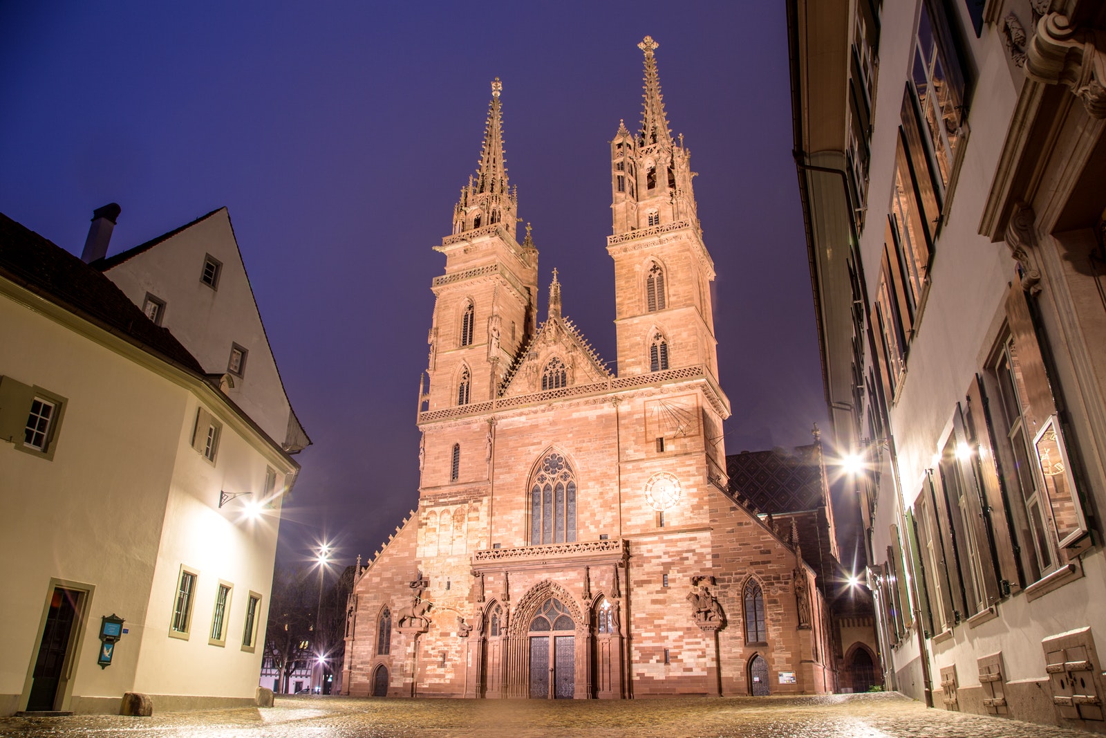 Nh%C3%A0 th%E1%BB%9D Basel Minster