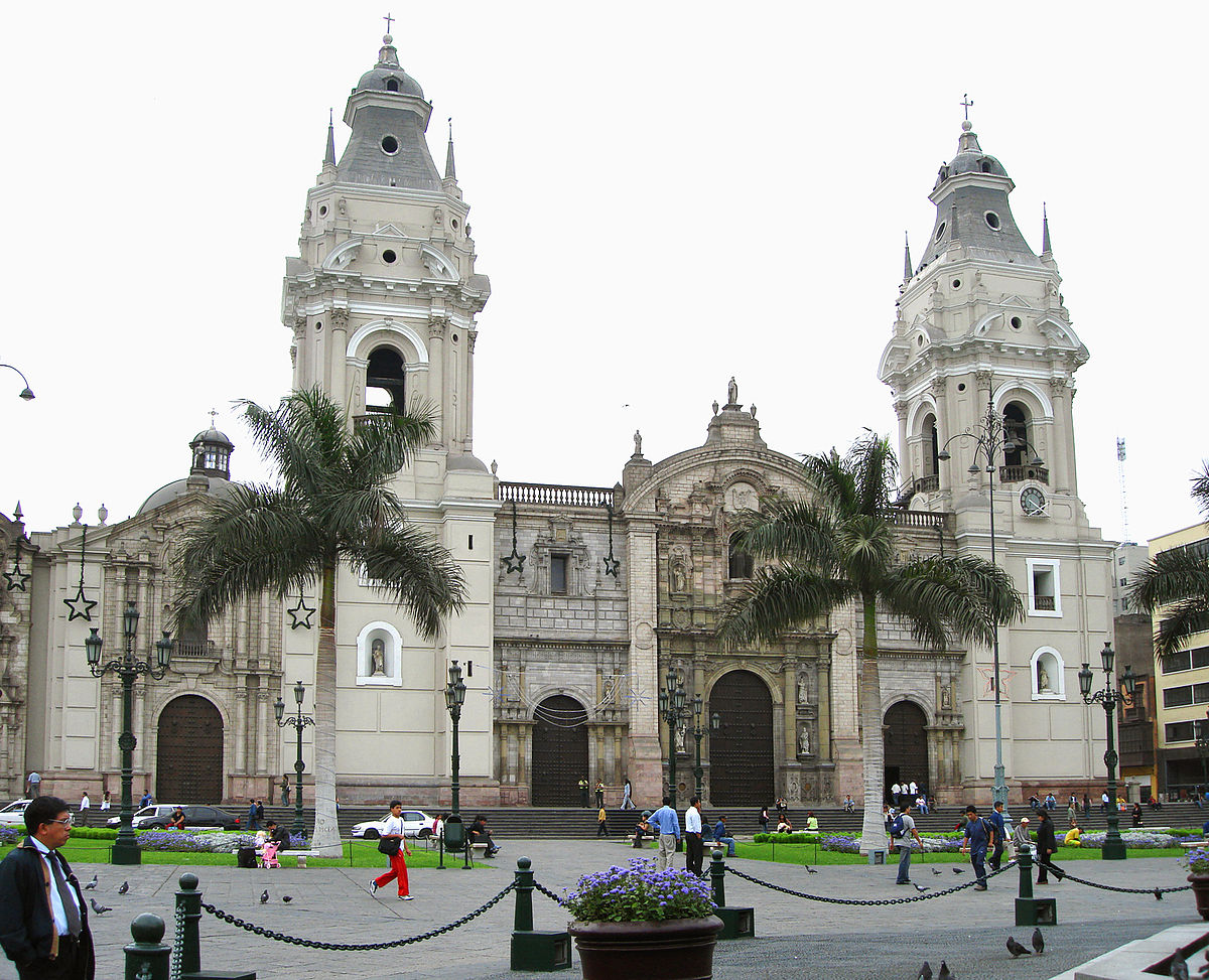 Nh%C3%A0 th%E1%BB%9D Lima Cathedral of Lima