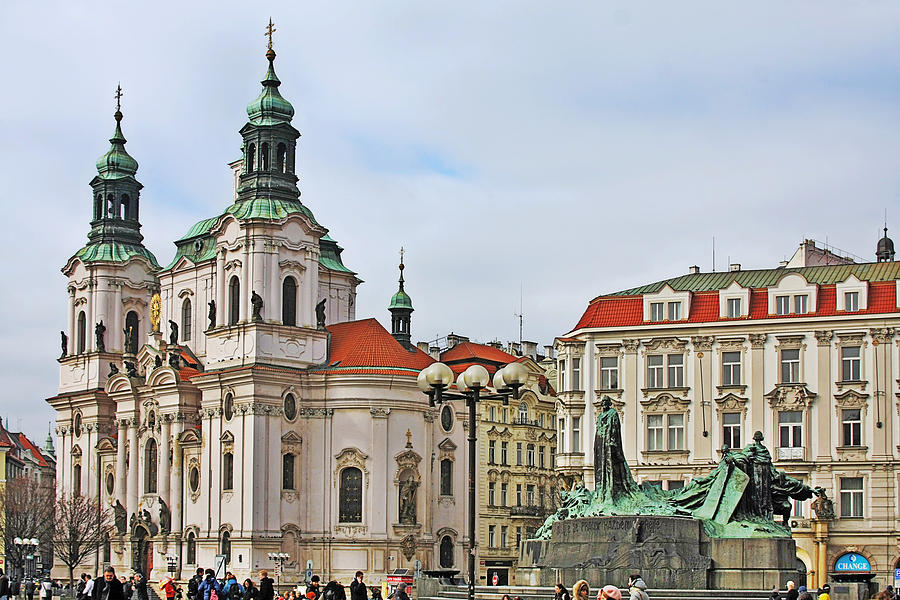 Nh%C3%A0 th%E1%BB%9D Nicholas