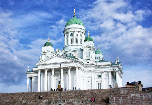 Nh%C3%A0 th%E1%BB%9D Tuomiokirkko White Cathedral