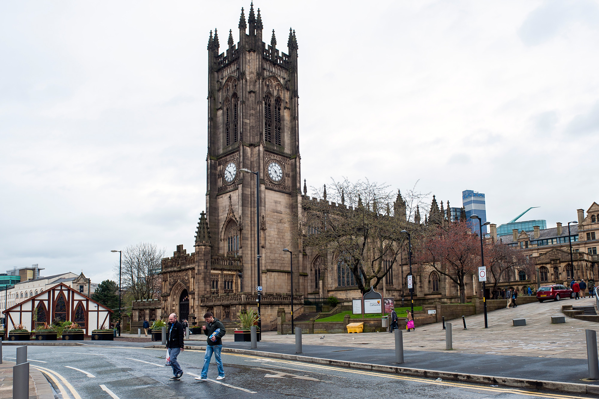 Nh%C3%A0 th%E1%BB%9D c%E1%BB%95 Manchester