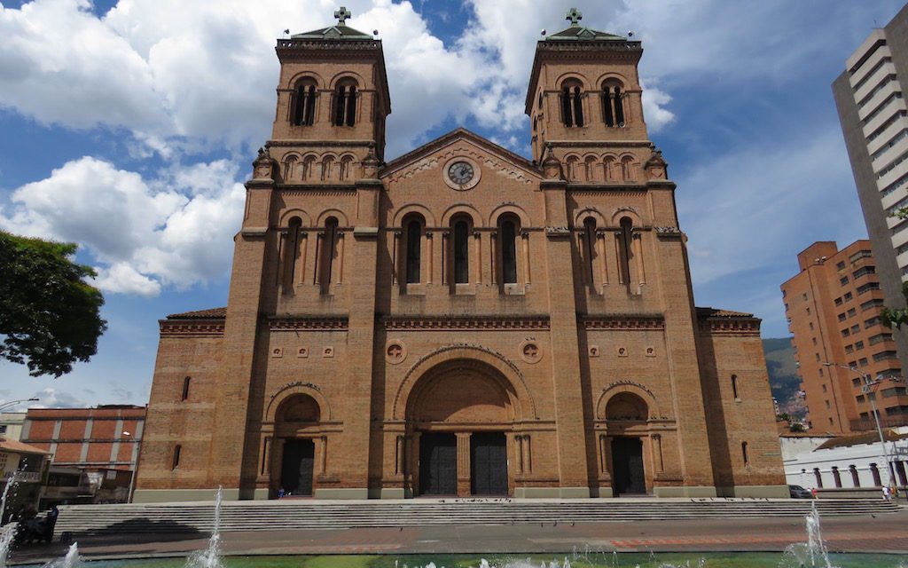 Nh%C3%A0 th%E1%BB%9D ch%C3%A1nh t%C3%B2a Metropolitana