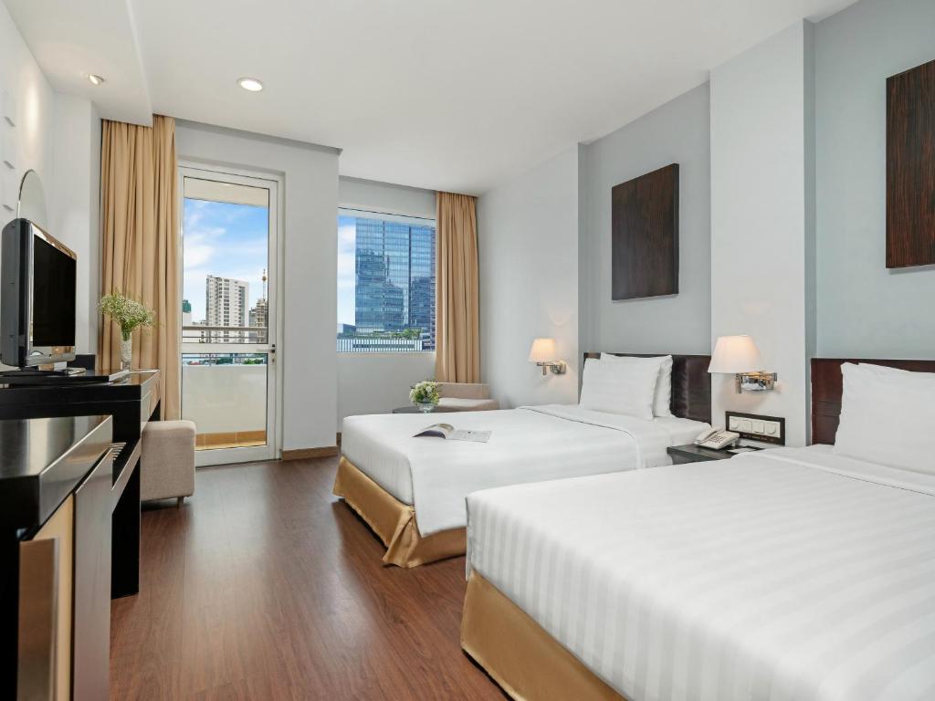 Palace-hotel-saigon3