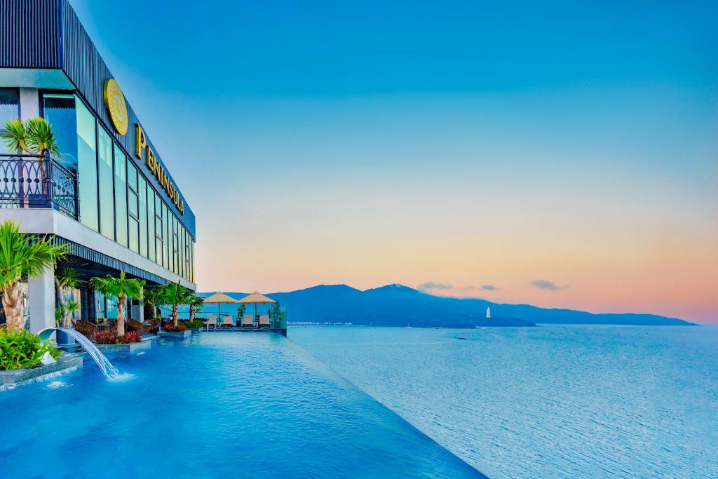 Peninsula-hotel-danang