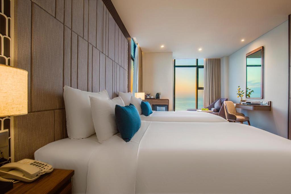 Peninsula-hotel-danang2