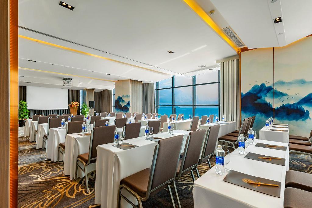 Peninsula-hotel-danang5